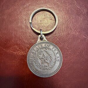 Texas State Seal Keychain – Silver Metal Lone Star Emblem